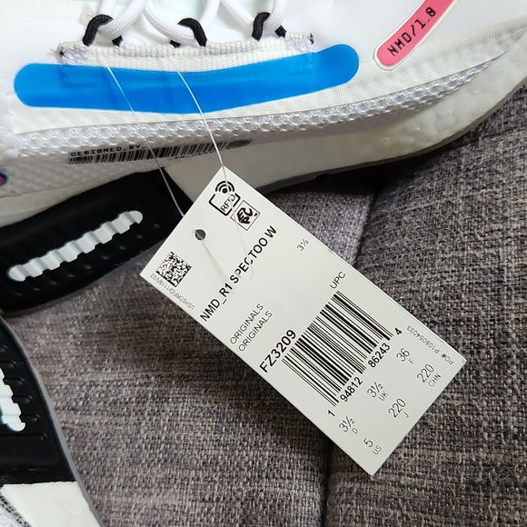 Nwt Adidas NMD_R1 Spectoo 'Cloud White' FZ3209 womens size 5 - Picture 10 of 12